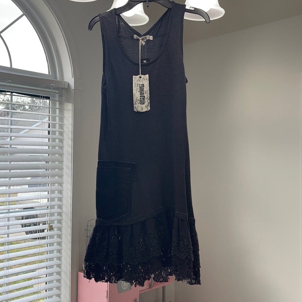 Sleeveless dress